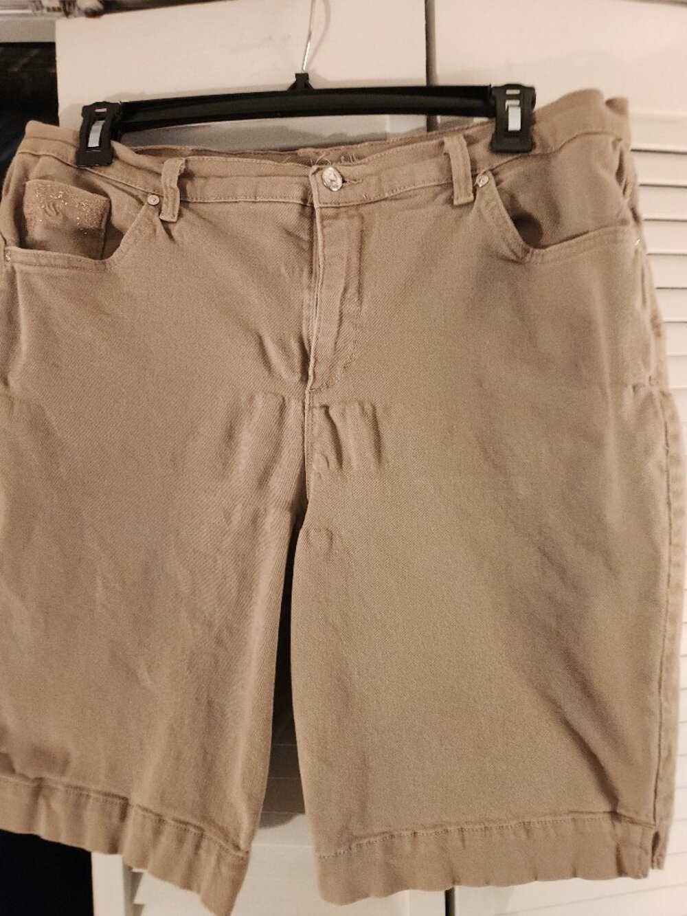 Gloria Vanderbilt Shorts - All-Around Slimming Effect Size 16W